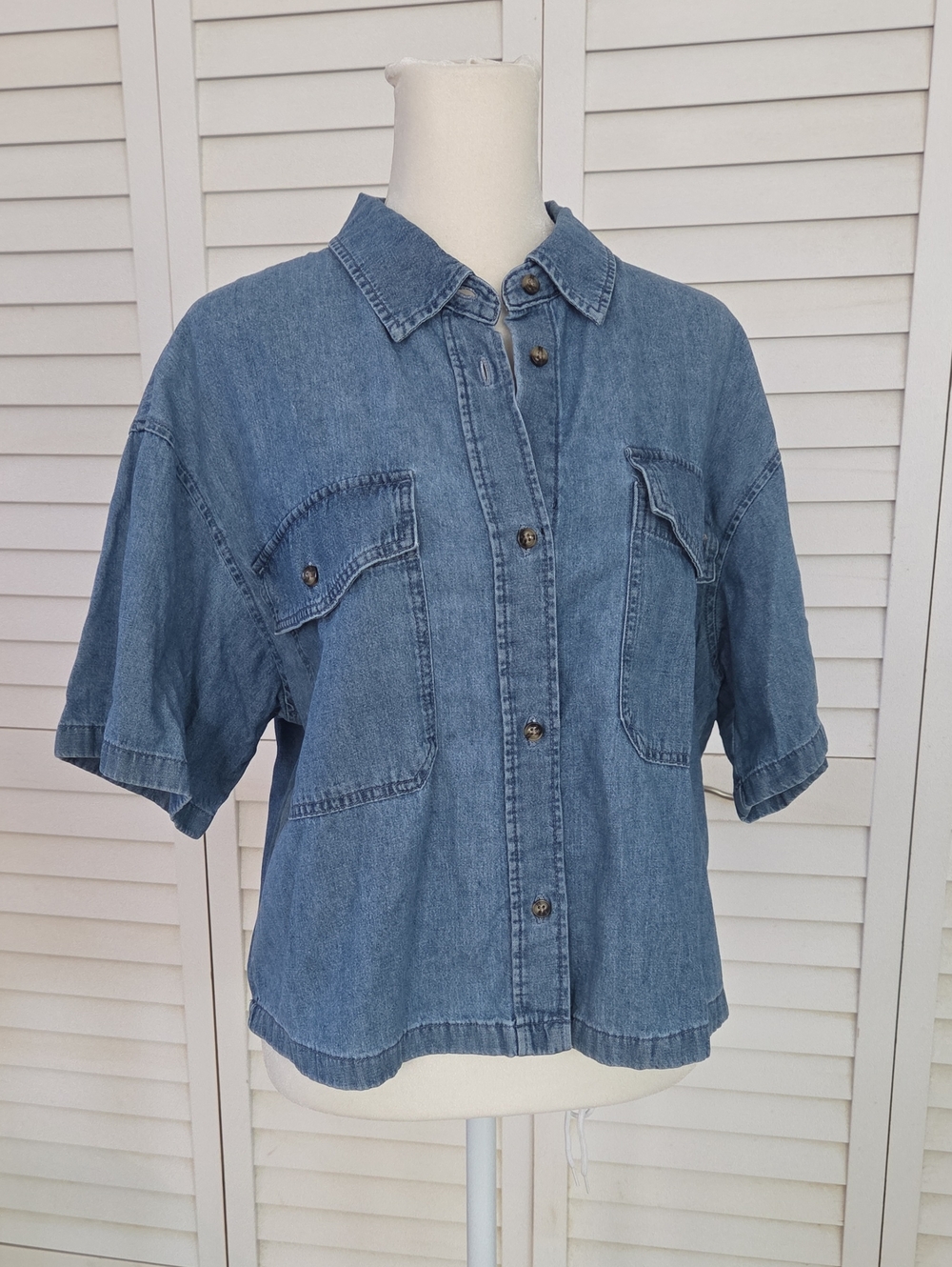 GU Denim Cropped Buttondown Shirt